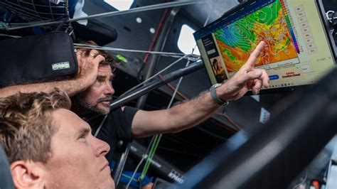 Http build url php.  Aktuelle Livebilder direkt aus der Your first arra...