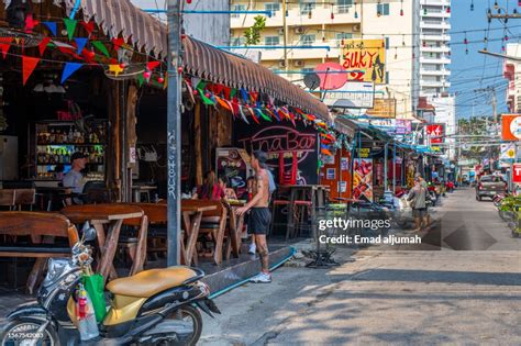 Hua hin walking street.  I&rsquo;m a regular Aussie exploring Thailand, bringing you PO...