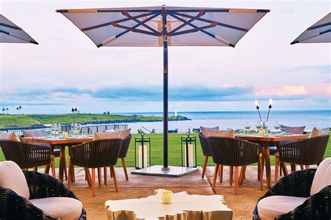 Hualani restaurant. Hualani's is bright, airy and expansive, with an unobstructed view of the ocean, delivering diners a casual yet upscale experience that makes up for a menu that is rather limited in scope. 
