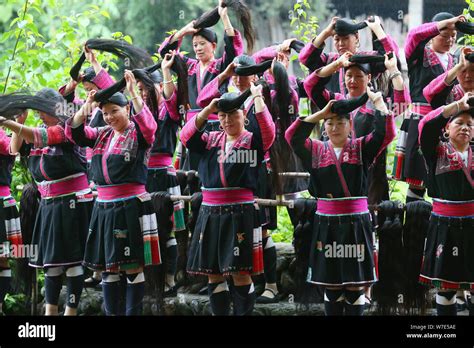 Huangluo Ethnic Yao Village in Longji: See Long Hair Lady & Girls