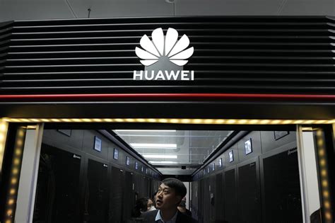 Huawei 1Q revenue edges up, profit margin narrows