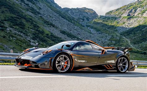 1 мар. 2011 г. ... Continuing Pagani's alliance with Mercedes' AMG department, the Huayra is powered by a bi-turbo 6.0-litre V12. Pagani will sell two versions of .... 