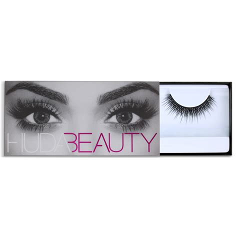 Huda Beauty Claudia #6 Eyelashes Review - Makeupandbeauty.com