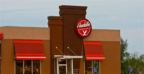 Huddle house inc. Huddle House restaurants are located in the Southeast, Mid-Atlantic, Midwest, and Southwest. Serving breakfast, lunch and dinner. Any Meal. Any Time. Franchisee opportunities are available. 
