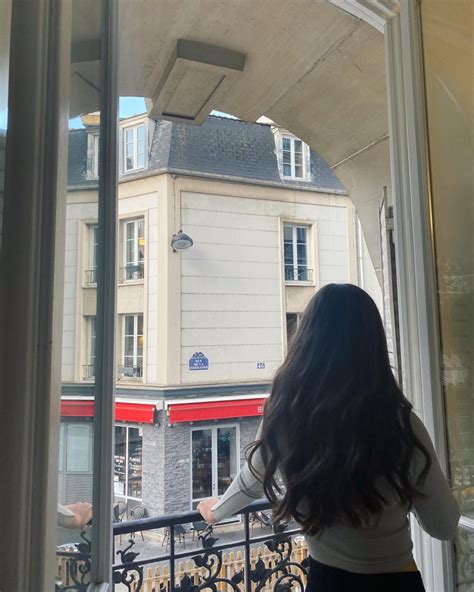 Hughes Watson Instagram Paris