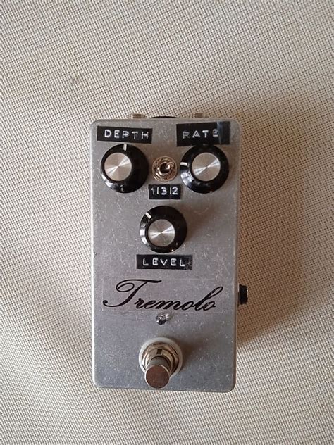 Hummingbird Clone V4 tremolo Reverb