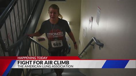 Hundreds climb Metropolitan Square in fight against lung disease