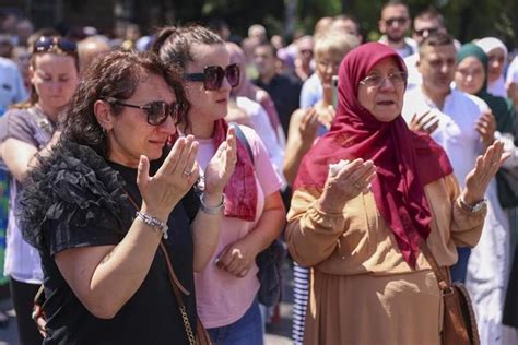 Hundreds gather in Sarajevo to pay their  respects to Srebrenica massacre victims