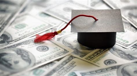 Hundreds of colleges vow to boost transparency in financial aid offers