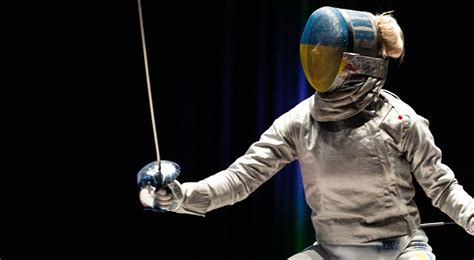 Hundreds of fencers protest against letting Russians compete