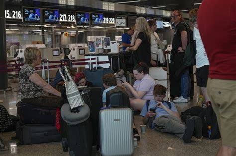 Hundreds of flights across Italy are canceled amid air transport strike at peak of tourism season