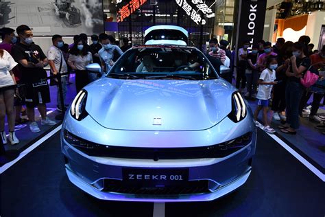 Hundreds of innovative vehicles on display at Shenzhen expo