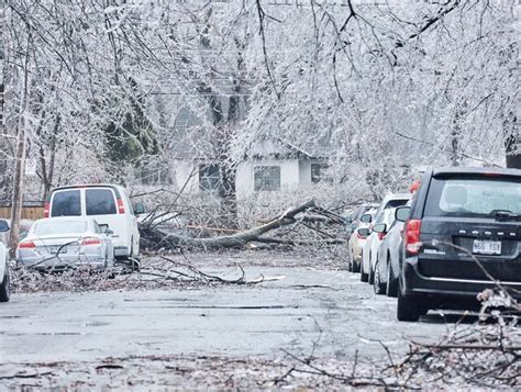 Hundreds of thousands without power after Quebec ice storm that left one dead