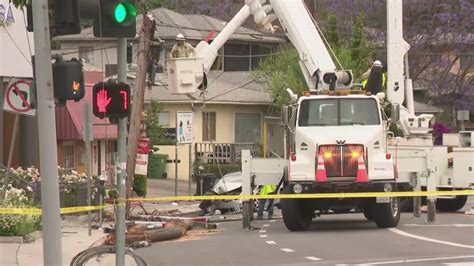 Hundreds without power after car crashes into pole in Los Feliz