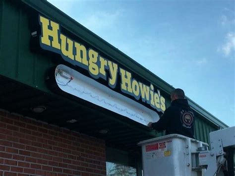 Hungry Howie's #00558. 27634 Middlebelt Rd at 12 Mile . Farmington Hills, MI 48334 (248) 442-9900 Change. Curbside. Pick Up. Your Order Summary Waiting for your delightful selections! Carryout Delivery. Day of Week Hours Register With Us! Save your personal information for faster checkout .... 