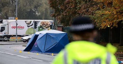 Hunt underway as two more detainees released accidentally in U.K..