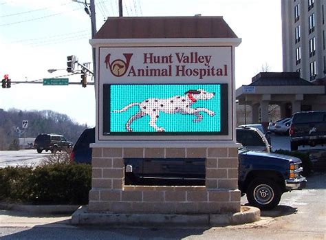 Hunt valley animal hospital. Fri 7:30 AM - 6:00 PM. Sat 8:00 AM - 4:00 PM. (410) 527-0800. https://huntvalleyanimalhospital.com. Founded in 1984, Hunt Valley Animal Hospital provides a full range of veterinary care for all types of pets including dogs, cats, birds, reptiles, rodents, small mammals and more. 