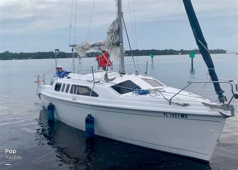 Hunter 260: buy used sailboat - buy and sale