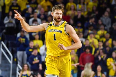 Big Ten Freshman of the Year Hunter Dickinson continued his excellent first season in the 2021 NCAA tournament, averaging 13.3 points, 5.8 rebounds and 1.8 b.... 