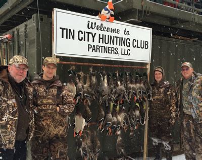 Garwood Hunting Club. Garwood Hunting Club offers top-quality duck and goose hunts with comfortable lodging and excellent meals to make you feel at home for multi-day hunts on the Garwood prairie, Texas. All…. State. Texas. Zip. 77442. Category. Hunt Club.. 