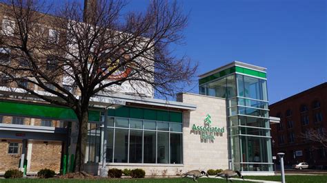 Huntington bank milwaukee. Southeast First National Bank. 541 likes · 32 were here. Southeast First National Bank branch offers the services of a modern financial institution while... 