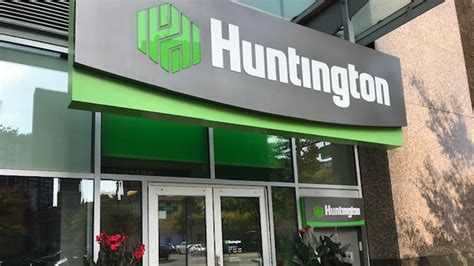 Huntington bank on main street. Huntington Bancshares Incorporated (Nasdaq: HBAN) is a $194 billion regional bank holding company headquartered in Columbus, Ohio, whose principal ... 
