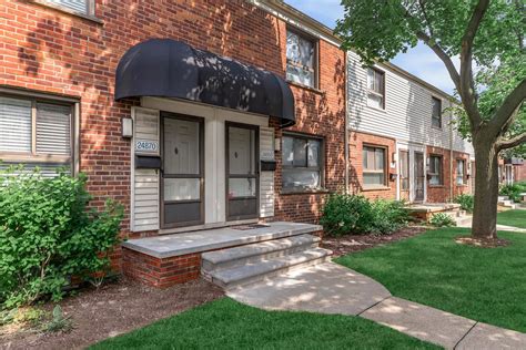 Huntington parc townhomes. Browse houses for rent in Huntington Parc (Homewood) and submit your lease application now! Compare Listings Available Now Online Application. 