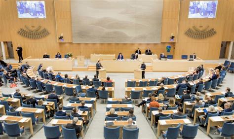 Hur fungerar riksdagen