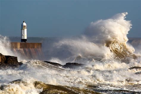 Hurricane Ophelia 2024 Hits Ireland, Fans Wildfires, Turns …