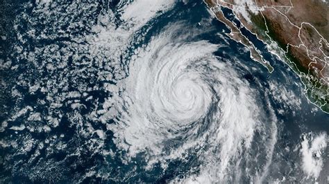 Hurricane expected to produce big surf in Southern California