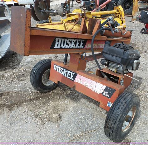 This NorthStar® Horizontal Log Splitter is powered by a 5 HP Honda engine and features a 2-stage Barnes pump delivering 3000 maximum PSI for maximum wood splitting ability. Extra heavy-duty I-beam construction for maximum performance. Rust-resistant, baked-on glossy black finish ensure years of trouble free use.. 