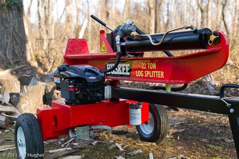 Huskee 22 ton log splitter with briggs&strattor 6.75 