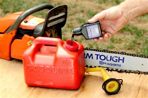 Husqvarna chainsaw gas mixture ratio. What is the oil gas mixture for Husqvarna 141 chainsaw? The mix ratio is 50:1, but be sure to use a good 2 cycle oil such as Husqvarna's or Echo's. Do use a motor boat or motorcycle 2 cycle oil. 