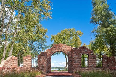 Hutton brickyards. Hutton Brickyards, the region’s last architecturally intact brick manufactory, sits on 76 acres near the Hudson River in Kingston. The site has been reborn as an imaginative new hotel, spa ... 