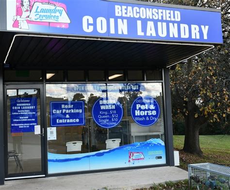 They have two attendants and a working coin machine. There is a laundry soap vending machine and a beverage and snack machine. They have plenty of laundry carts. It's a mellow neighborhood laundromat. No sketchy characters, just neighbors of all ages. I will be back to use the big machines for comforters, etc.. 