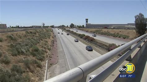 Hwy 99 fresno. FRESNO, Calif. (KSEE/KGPE) - The woman killed after a multi-vehicle crash on Highway 99 Tuesday morning has been identified, according to the Fresno County Coroner's Office. The victim was na… 