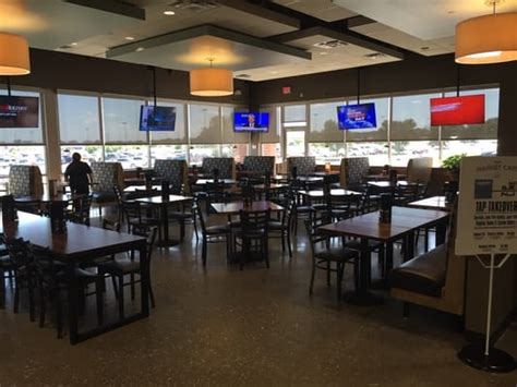 Hy-Vee Market Grille Express - Lincoln, NE 68521 - RestaurantJump