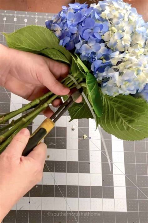 Hydrangea wedding bouquet diy.  How to Make Hydrangea Bridal Bouquets - easy tutorial...