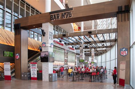 Aug 10, 2022 · Hyundai Club and East Stadium Club patrons will now have access to food offerings from local favorites PDQ and Aussie Grill in addition to specialty food offerings including a New York strip ... . 