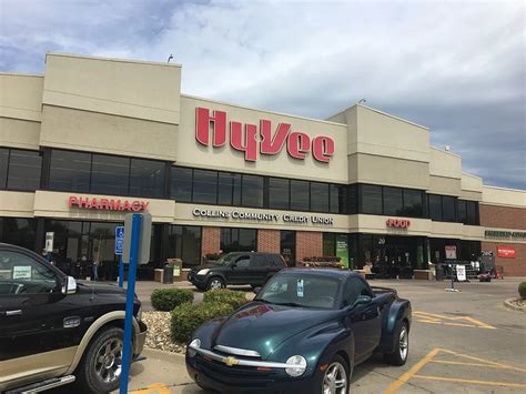 Hyvee waterloo iowa. WATERLOO, Iowa. (KWWL) - The V.A. Community Based Outpatient Clinic will move and expand it's services from it's current 9,500 square foot facility located on Ansborough, to the new 21,000 