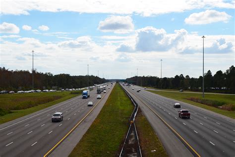 I-75 stretches from the Canadian border in Sault Ste. Marie, Michigan to the Palmetto Expressway in West Miami, Florida. Passing through six US states, Interstate 75 (I-75) spans 1,786 miles from Upper Michigan at the Canadian border to West Miami, Florida. , I-75 paves a path for commuters and travel enthusiasts alike..