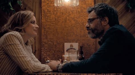 I Used To Go Here Official Trailer Starring Gillian Jacobs, Jemaine ...