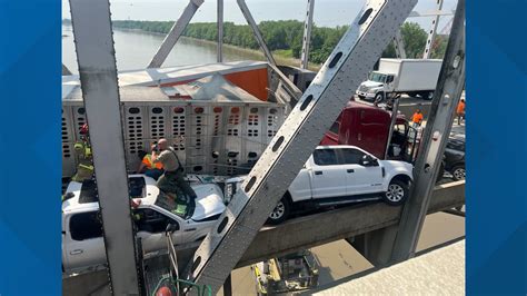 I-70 reopened after multi-vehicle crash