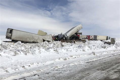 UPDATE: I-80 in Southeast Wyoming Reopens, I-25 Still Closed. UPDATE: As of noon, WYDOT estimates it will take crews 24 to 26 hours to get I-25 between Cheyenne and Wheatland back open. 11:34 A.M ...