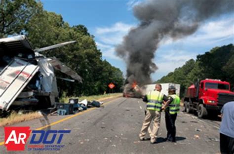 I30 wreck today. Nov 1, 2022 · The accident happened just before 5 a.m. Tuesday on westbound Interstate 30 near the President George Bush Turnpike. Garland police said an 18-wheeler had pulled over on the shoulder and a... 