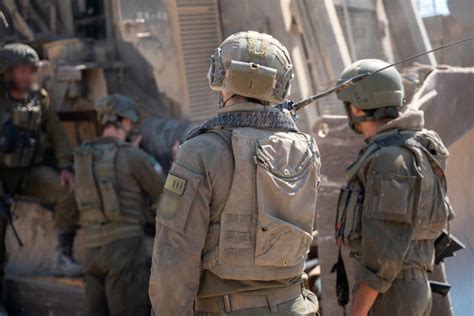 IDF constructs huge barrier separating Gaza separating Hamas-held territory