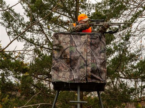 IDNR offers tree stand safety tips for deer hunters
