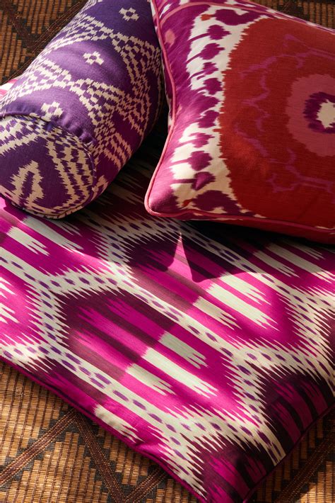 Ikat | Indonesian weaving | Britannica - wintechmobiles.com