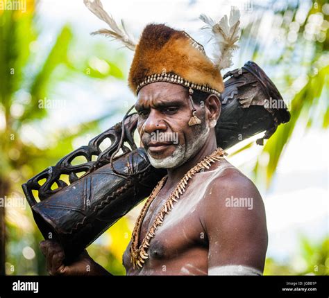 INDONESIA: IRIAN JAYA - Viaggi Tribali