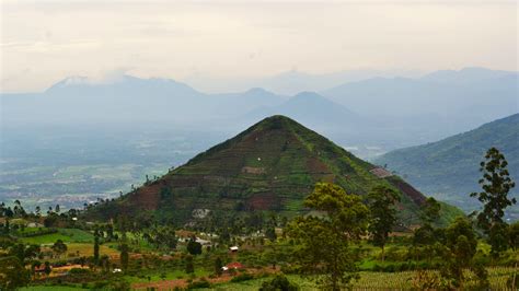 Indonesian Pyramids - The key to the Golden Age of … - wintechmobiles.com